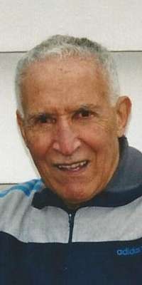 Alain Mimoun, French Olympic runner (1948, dies at age 92